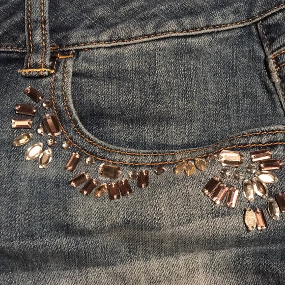 Shorts - Picture 2 of 3